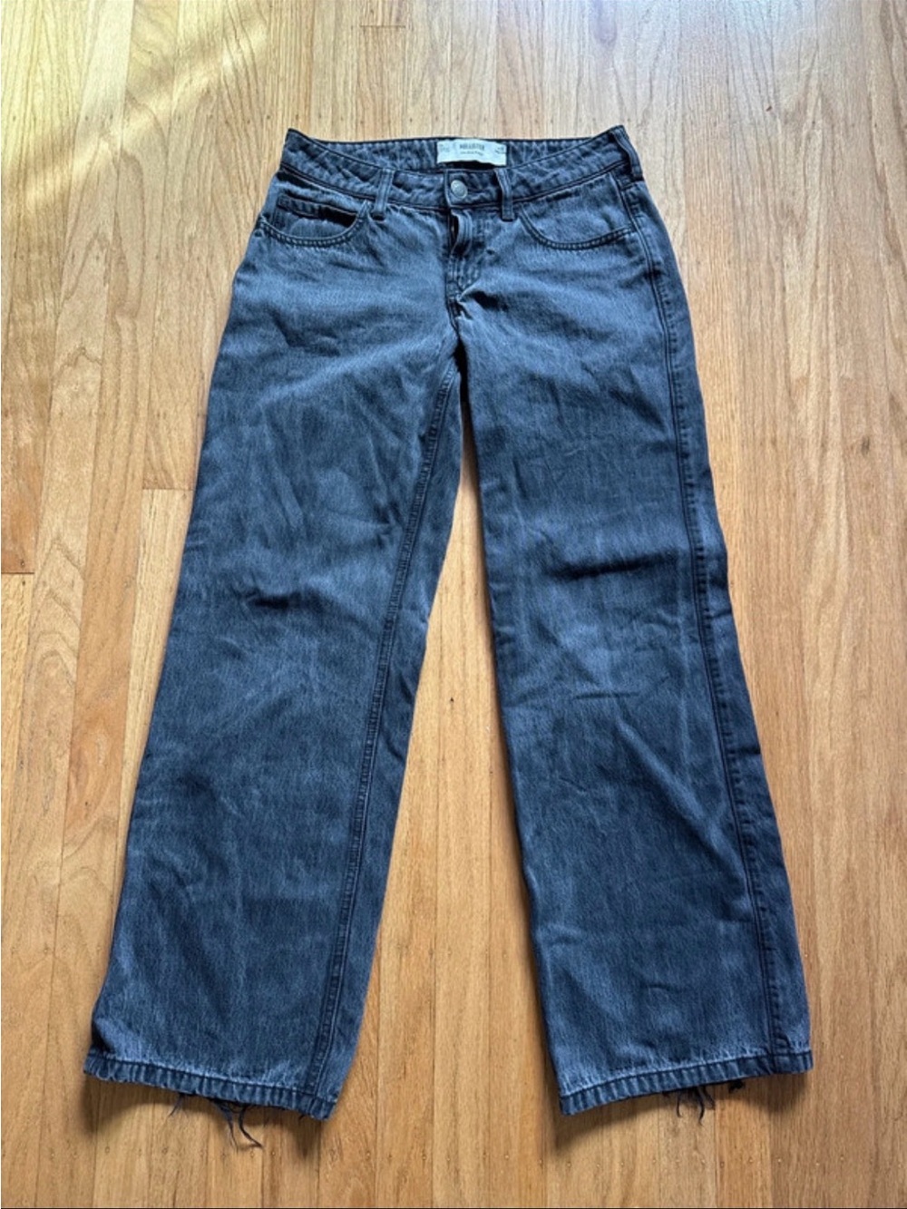 Hollister Women's low rise baggy jeans